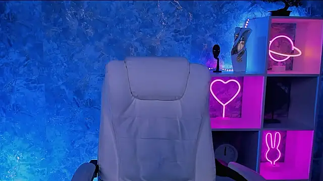 madeline doll online show from 03-20-26, 08:52