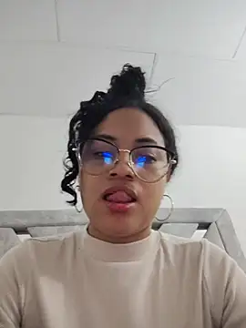 DAFNNEE HOT online show from 06-17-26, 01:56