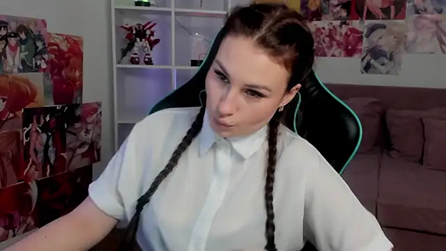 NoraFoxes online show from 01-19-26, 05:33