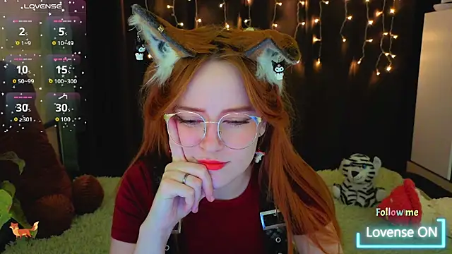 LittleFoxHole online show from 12-22-25, 01:57