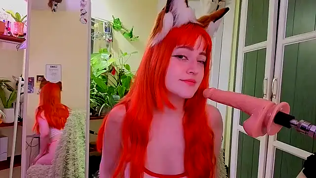 Snapshot of LittleFoxHole chatting on 04-28-26, 01:04 LittleFoxHole online show from 04-28-26, 01:04