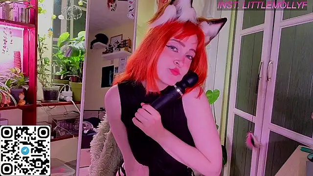 Snapshot of LittleFoxHole chatting on 05-01-26, 01:10 LittleFoxHole online show from 05-01-26, 01:10