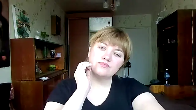 Snapshot of swett_girll chatting on 03-27-26, 01:33 swett girll online show from 03-27-26, 01:33