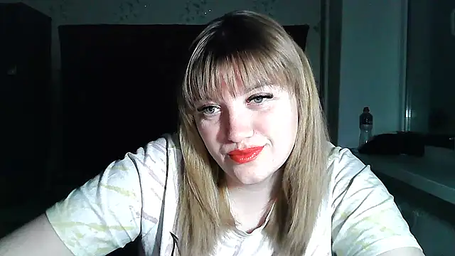 Snapshot of swett_girll chatting on 04-07-26, 08:20 swett girll online show from 04-07-26, 08:20