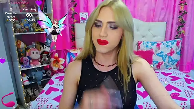 Snapshot of golden_girl01 chatting on 10-05-25, 06:28 golden girl01 online show from 10-05-25, 06:28