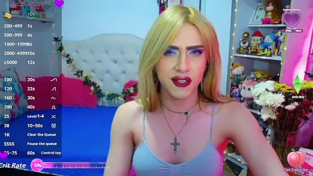 Snapshot of golden_girl01 chatting on 10-26-25, 06:03 golden girl01 online show from 10-26-25, 06:03