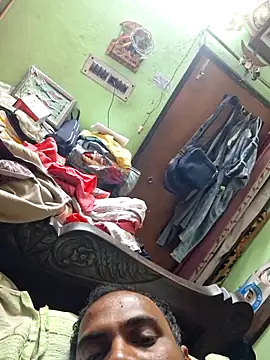 Snapshot of Mr-Mrs-couple chatting on 02-01-26, 07:45 Mr-Mrs-couple online show from 02-01-26, 07:45