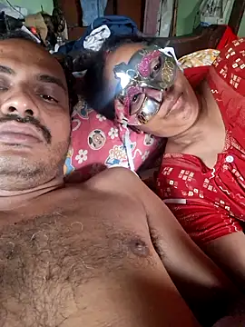 Snapshot of Mr-Mrs-couple chatting on 03-05-26, 11:17 Mr-Mrs-couple online show from 03-05-26, 11:17