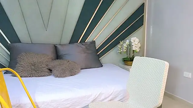 DulceeEsmeralda online show from 03-17-26, 02:53