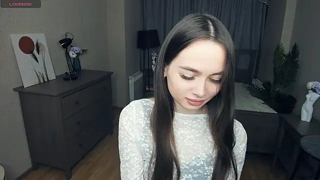 YvonneRobes online show from 02-13-26, 07:32