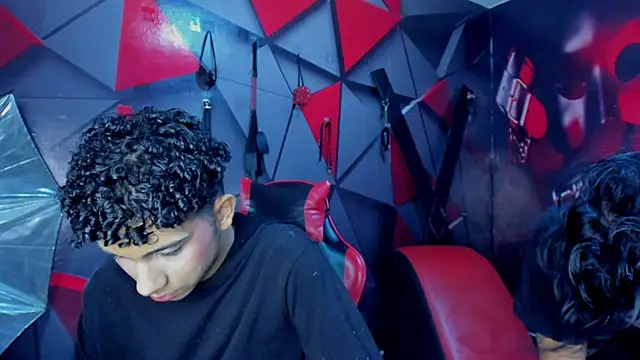 Hot Boys Without Limits online show from 12-20-25, 03:35