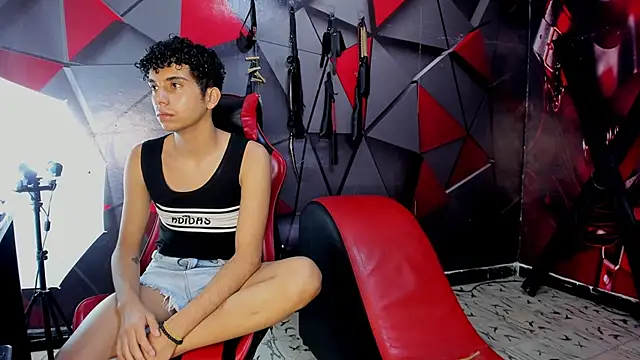 Hot Boys Without Limits online show from 01-18-26, 03:54