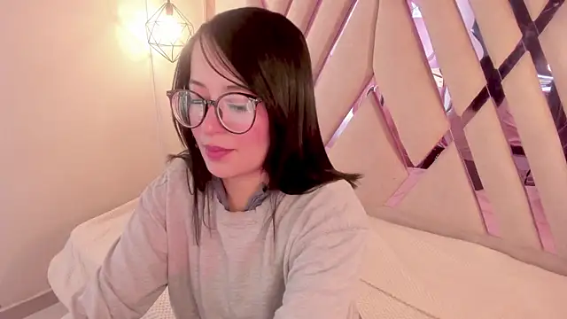 Snapshot of Lovely-martina chatting on 02-25-26, 12:48 Lovely-martina online show from 02-25-26, 12:48