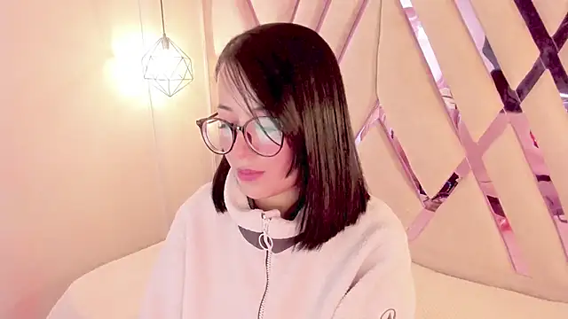 Snapshot of Lovely-martina chatting on 03-16-26, 12:31 Lovely-martina online show from 03-16-26, 12:31