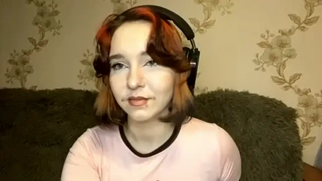 Snapshot of EmilyVeiro chatting on 03-10-26, 05:40 EmilyVeiro online show from 03-10-26, 05:40