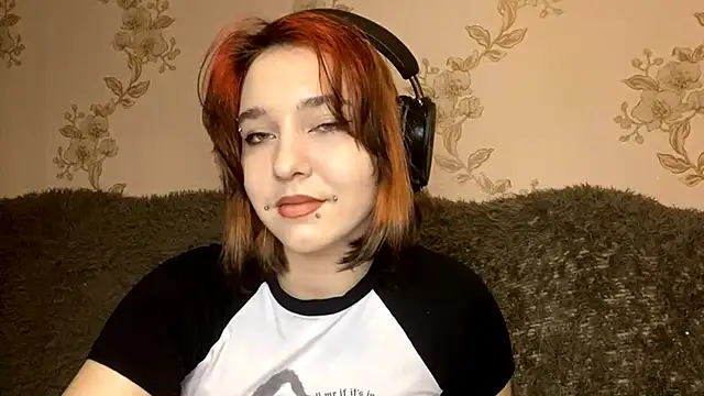 Snapshot of EmilyVeiro chatting on 03-26-26, 04:23 EmilyVeiro online show from 03-26-26, 04:23