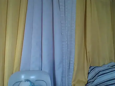 Snapshot of babyjes chatting on 12-23-25, 05:38 babyjes online show from 12-23-25, 05:38