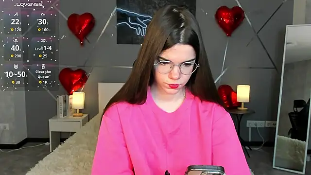 Snapshot of miss__evelyne chatting on 02-12-26, 01:00 miss evelyne online show from 02-12-26, 01:00