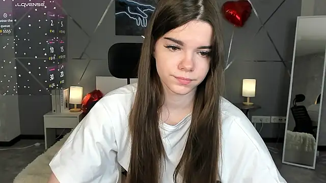 Snapshot of miss__evelyne chatting on 02-23-26, 01:03 miss evelyne online show from 02-23-26, 01:03