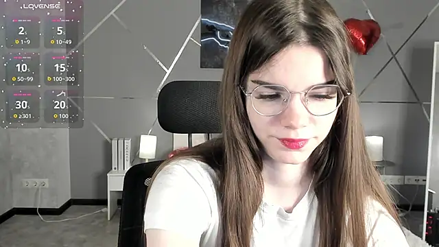 Snapshot of miss__evelyne chatting on 03-22-26, 06:28 miss evelyne online show from 03-22-26, 06:28