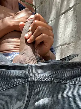 Snapshot of Thirdleg109 chatting on 02-17-26, 10:23 Thirdleg109 online show from 02-17-26, 10:23