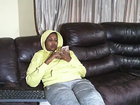 Caramel-goddess18 online show from 03-09-26, 07:01