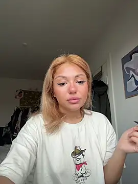 SilkyMira online show from 12-22-25, 11:18