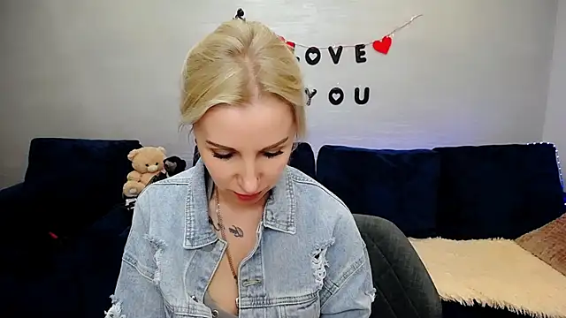 Hanna--Sweet online show from 04-11-26, 03:38