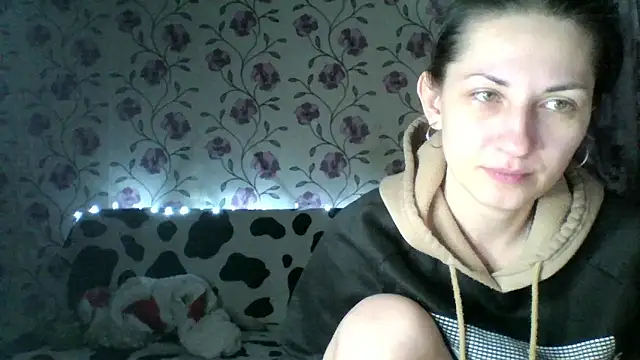 nika smily online show from 12-13-25, 10:04