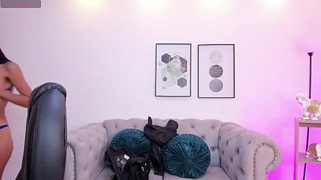 Lynara norien online show from 01-08-26, 07:27