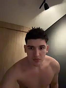 Valentino ceratti online show from 12-19-25, 11:12