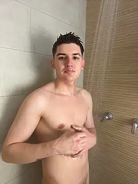 Valentino ceratti online show from 12-22-25, 02:52