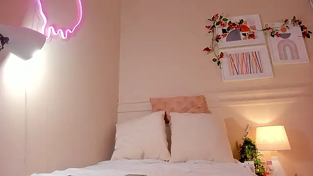  emily  st online show from 12-18-25, 02:23