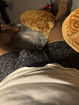 Snapshot of Night_outcam chatting on 02-25-26, 07:34 Night outcam online show from 02-25-26, 07:34