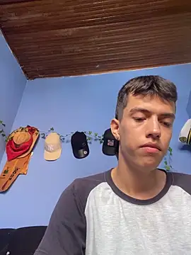 Snapshot of Juan_Gomezz26 chatting on 03-19-26, 08:24 Juan Gomezz26 online show from 03-19-26, 08:24