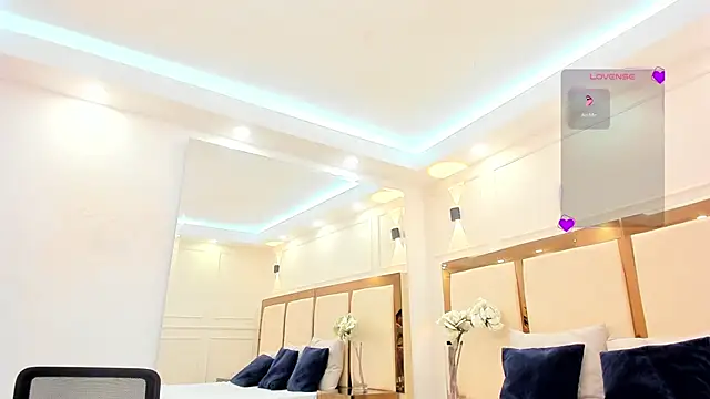 keyla knowles online show from 12-20-25, 02:02