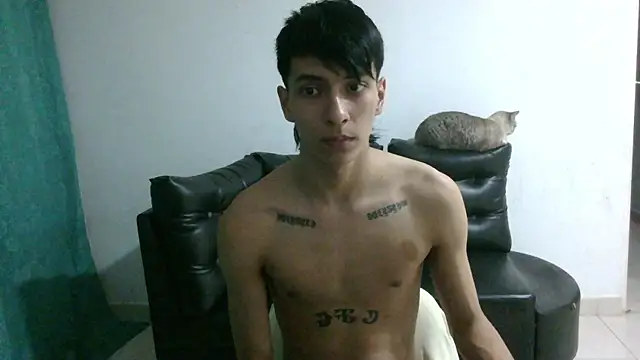 Snapshot of SebasT-sex chatting on 05-04-26, 02:51 SebasT-sex online show from 05-04-26, 02:51