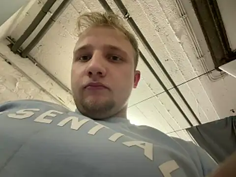 Snapshot of dust1n_ chatting on 02-04-26, 06:41 dust1n online show from 02-04-26, 06:41