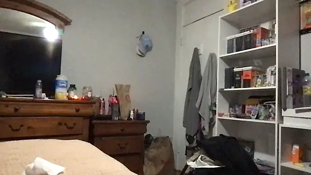 Snapshot of markowjonathan chatting on 01-11-26, 12:04 markowjonathan online show from 01-11-26, 12:04