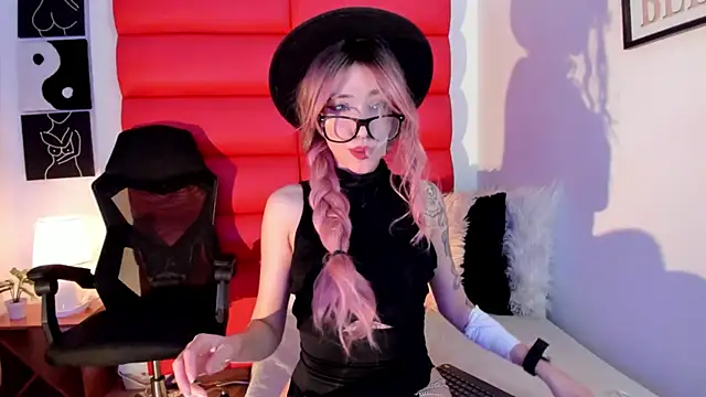 Oliviamonroex18 online show from 01-10-26, 02:24