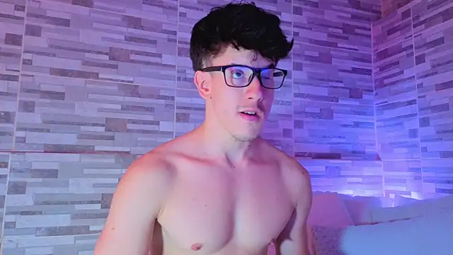 maxxcooper1 online show from 03-12-26, 08:04