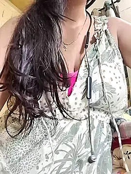 Snapshot of Queen_089 chatting on 06-12-26, 08:57 Queen 089 online show from 06-12-26, 08:57