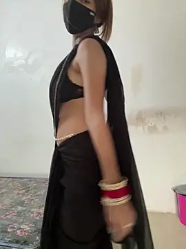 Snapshot of hot_queen78 chatting on 03-18-26, 05:43 hot queen78 online show from 03-18-26, 05:43