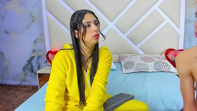 Ardiente couple online show from 12-14-25, 08:30