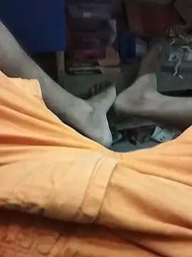 Snapshot of mohit08desi chatting on 06-18-26, 02:10 mohit08desi online show from 06-18-26, 02:10
