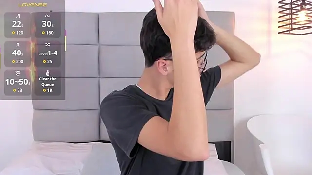 Snapshot of JoshClaarktt chatting on 02-13-26, 03:57 JoshClaarktt online show from 02-13-26, 03:57