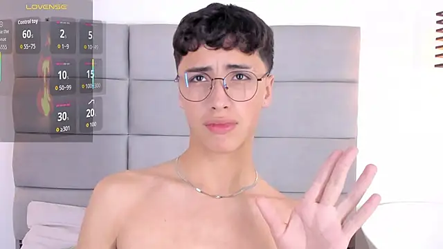 Snapshot of JoshClaarktt chatting on 02-25-26, 04:11 JoshClaarktt online show from 02-25-26, 04:11