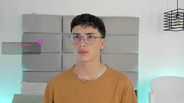 Snapshot of JoshClaarktt chatting on 03-25-26, 04:29 JoshClaarktt online show from 03-25-26, 04:29