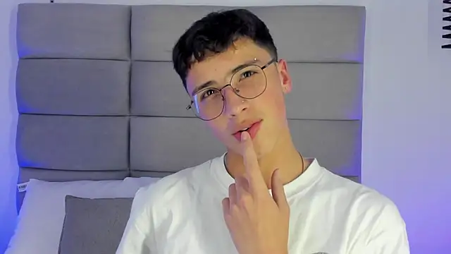 JoshClaarktt online show from 06-21-26, 04:04