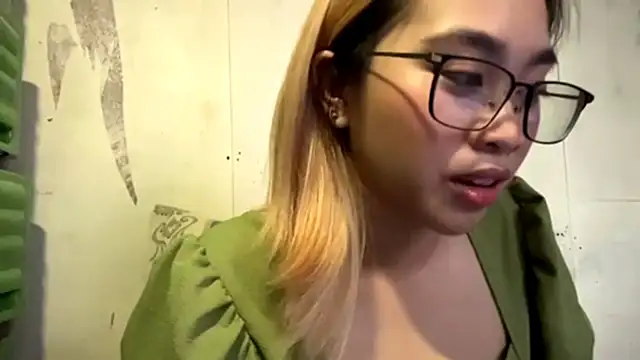 LenoraFrailey online show from 12-20-25, 02:07